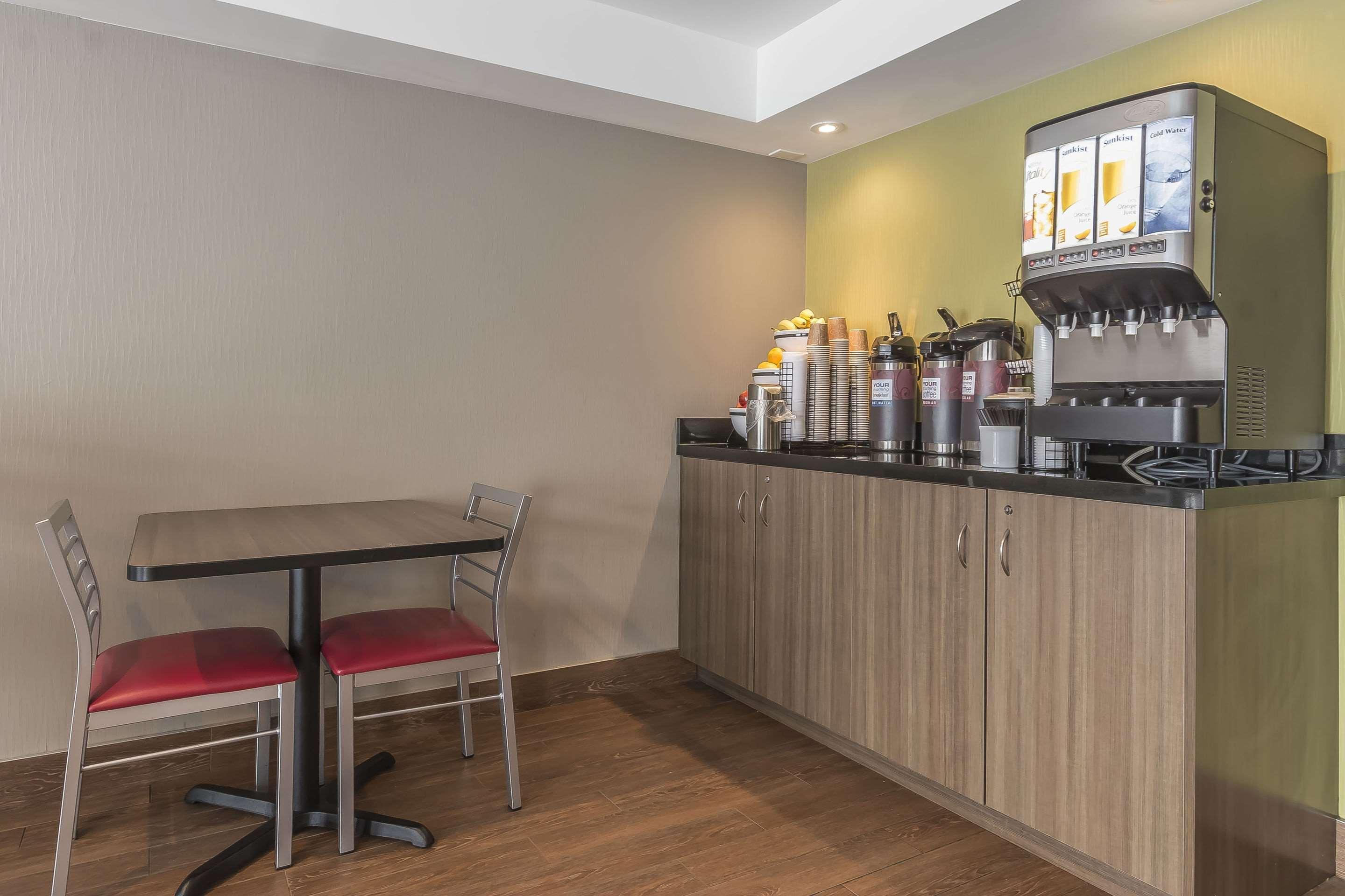 Comfort Inn Бельвіль Екстер'єр фото